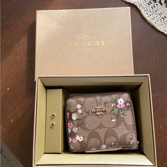 Jewelry - NWT Coach jewel box and earrings